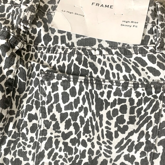 NWT FRAME “Le High Skinny” Denim Jeans in Black/White Animal Print, Size 26 - Picture 6 of 7